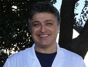 Dr. Azmoodeh